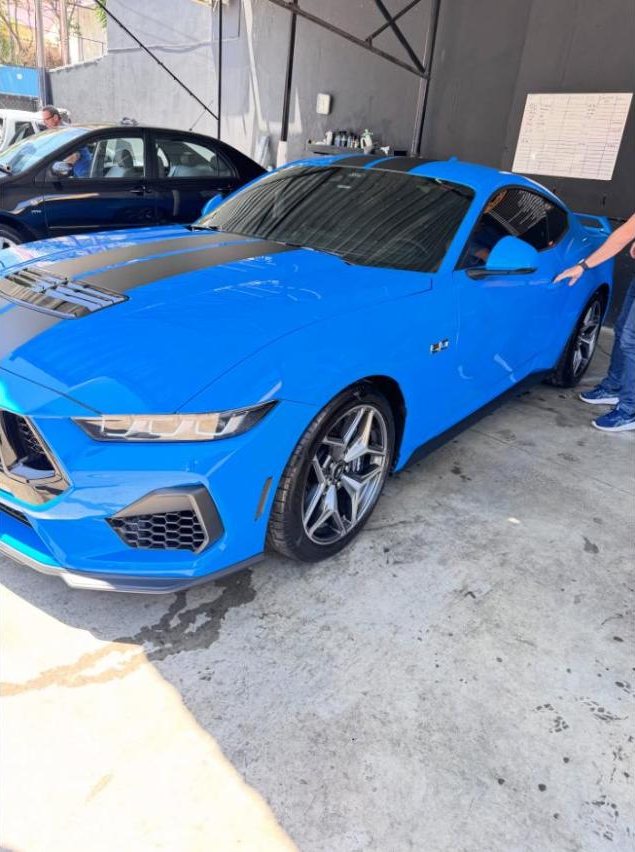 Ford Mustang azul